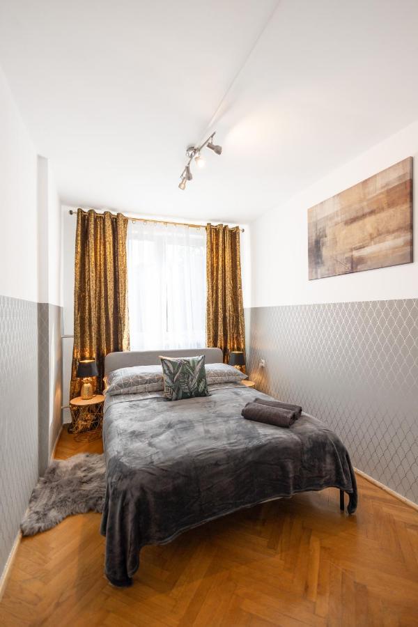 Clicktheflat Stawki Apart Rooms Варшава Екстериор снимка